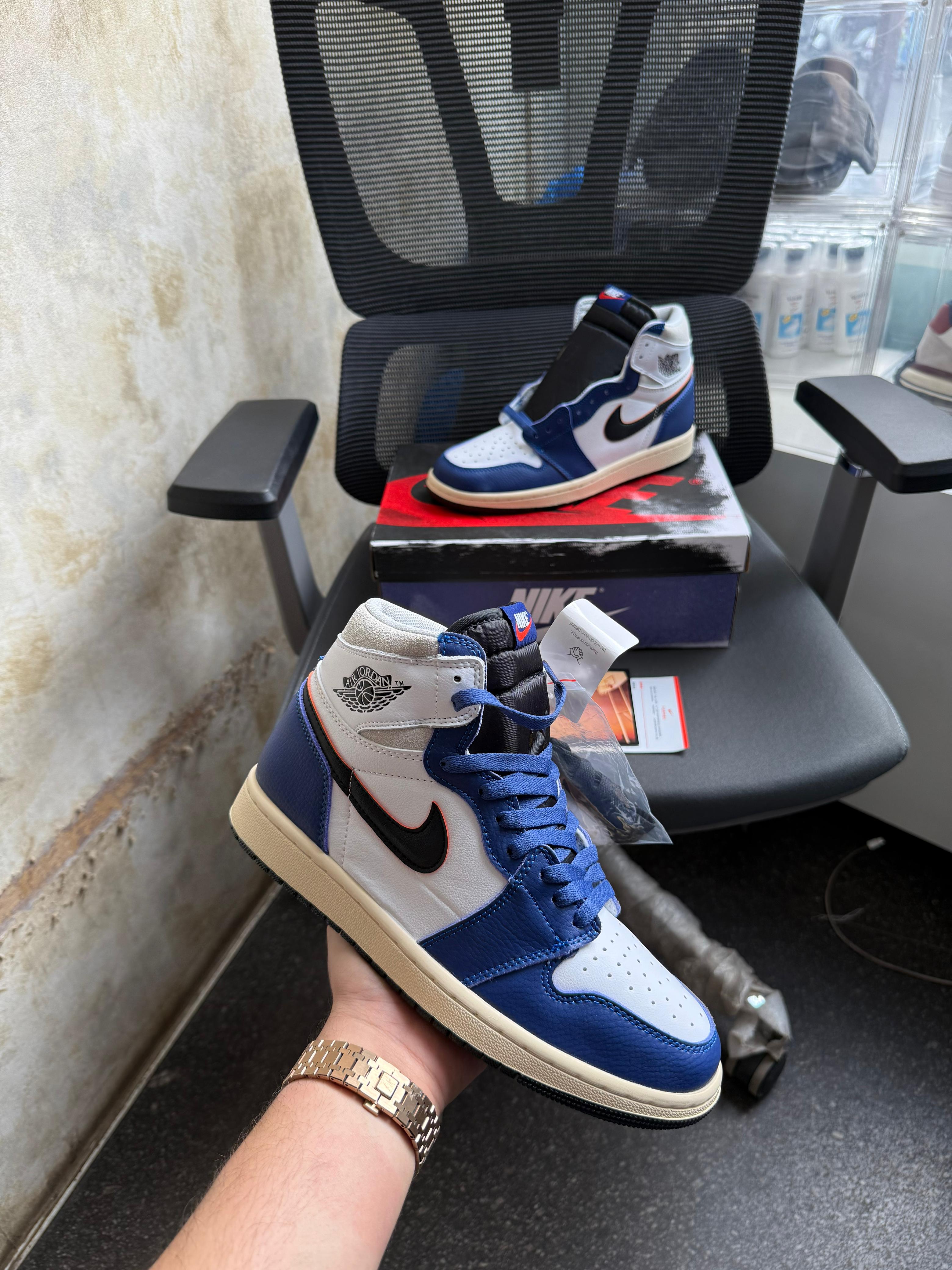 Nike Air Jordan Retro 1 High Og Rare Air