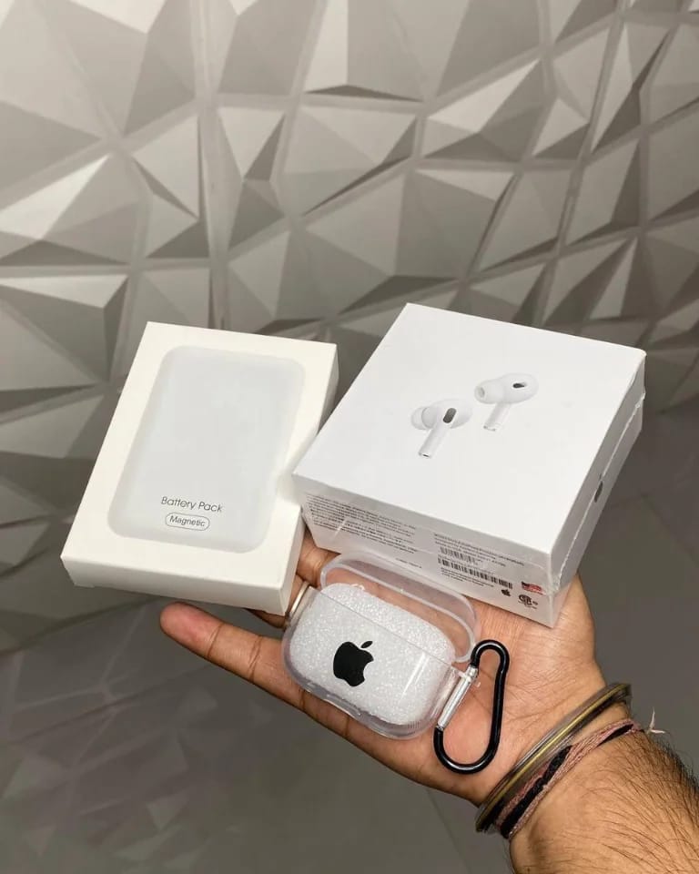 Apple Airpods Pro 2nd Generation+ transparent case+Apple Magsafe Powerbank